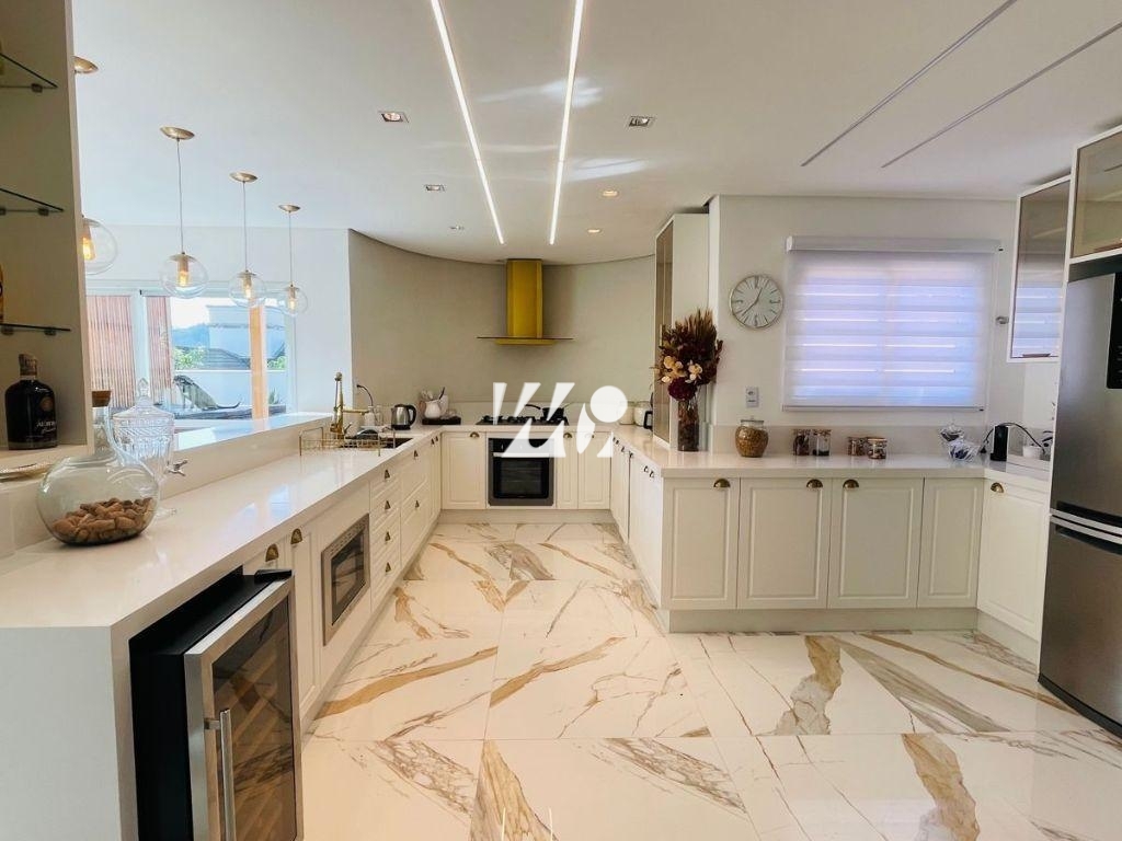 Casa em Pedra Branca, Palhoça. 5 quartos, 310m². Imagem 2 de 14